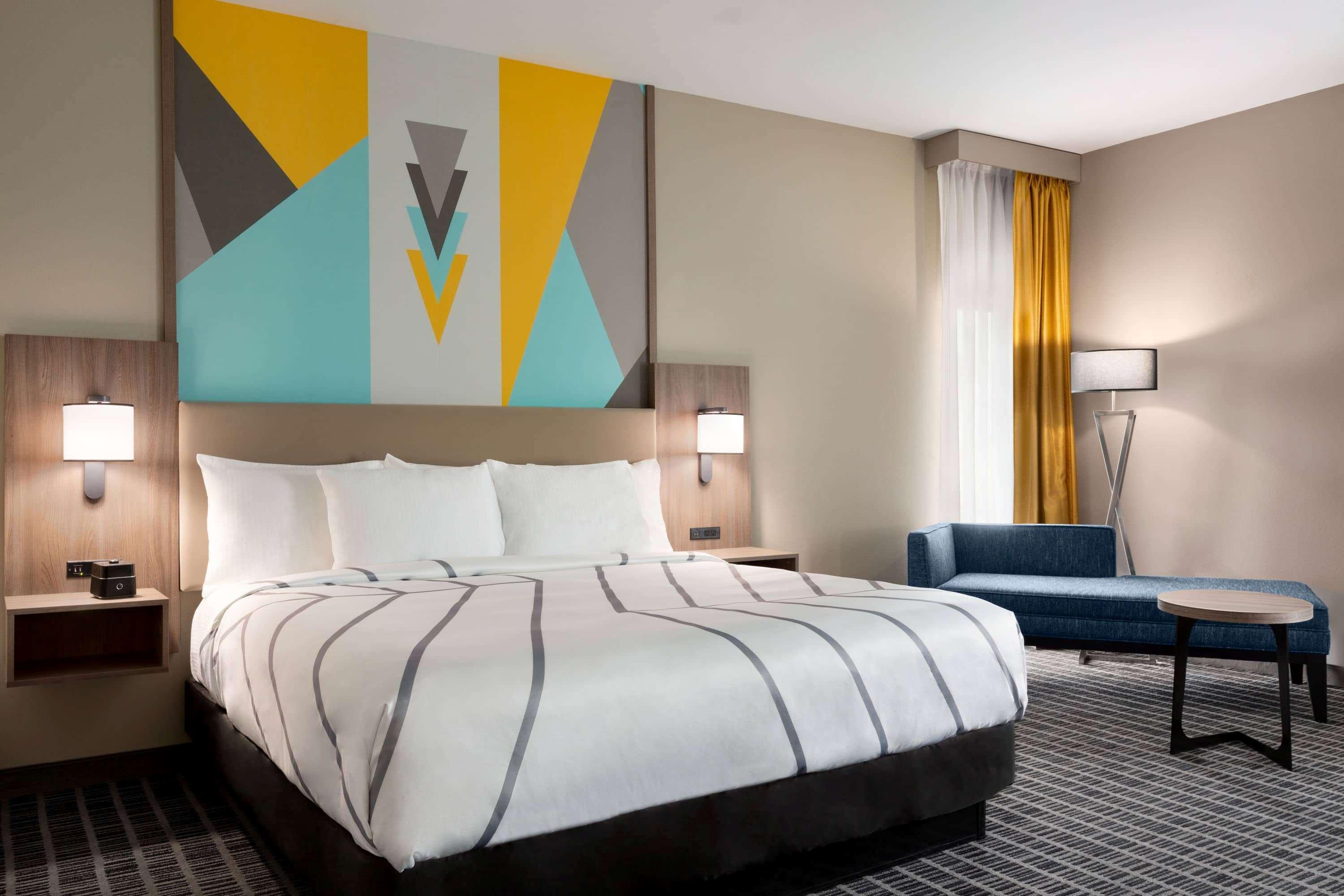 La Quinta By Wyndham Richmond-Sugarland Hotel Exterior photo