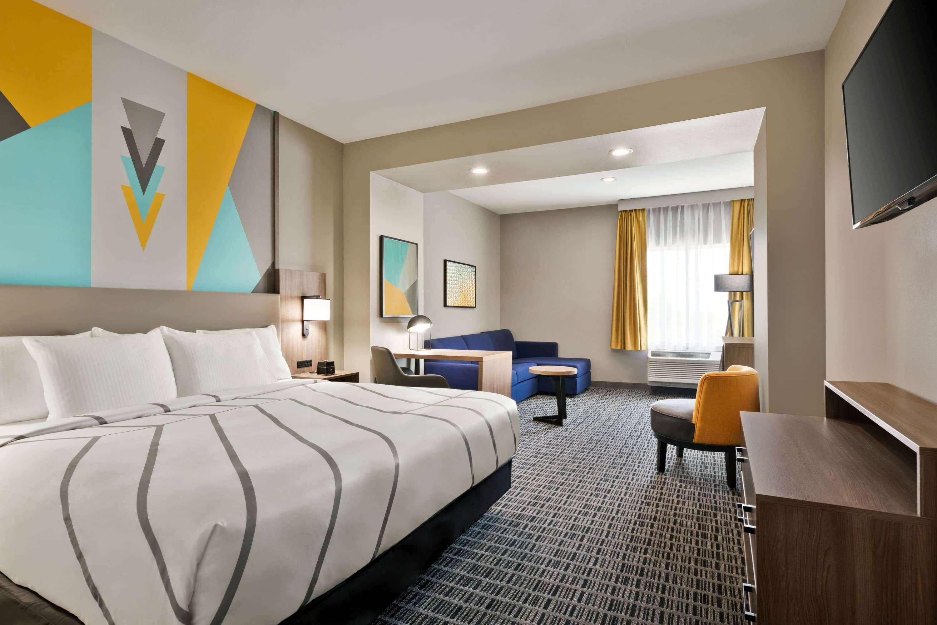 La Quinta By Wyndham Richmond-Sugarland Hotel Exterior photo
